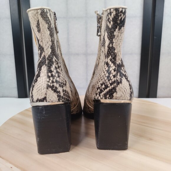 Steve Madden Pointed Cap Toe Python White Black Leather Ankle Boots Women US 7.5 - Picture 7 of 15